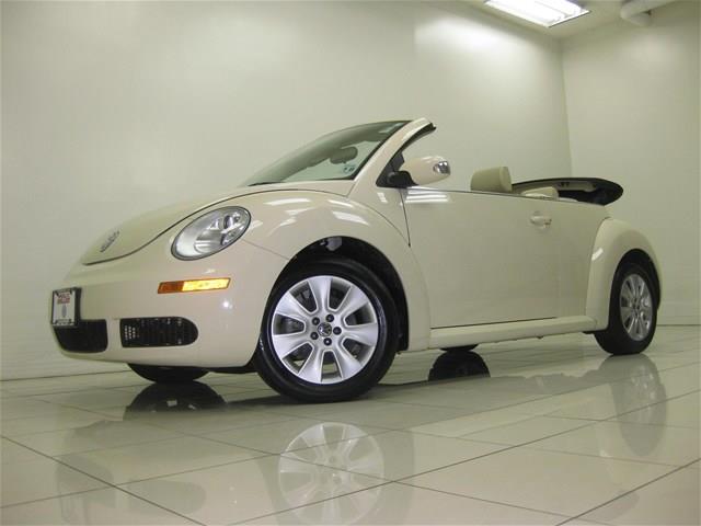 Volkswagen New Beetle 2010 photo 1