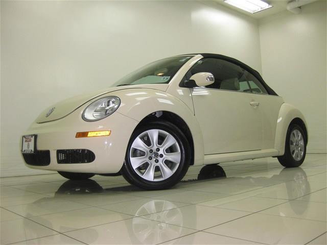 Volkswagen New Beetle 2010 photo 2