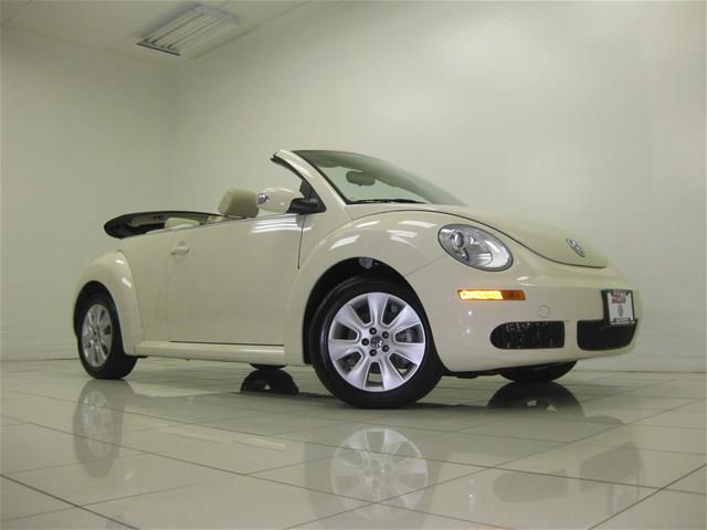Volkswagen New Beetle 2010 photo 4