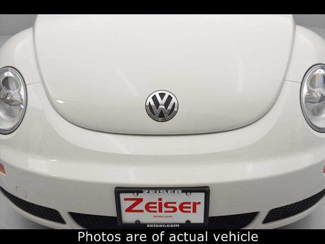 Volkswagen New Beetle 2010 photo 1