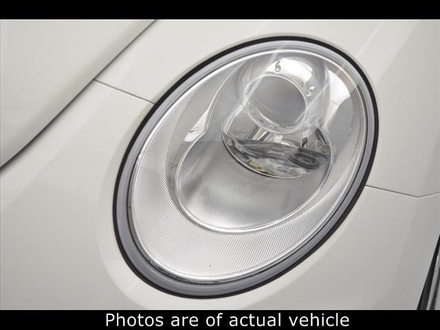 Volkswagen New Beetle 2010 photo 5