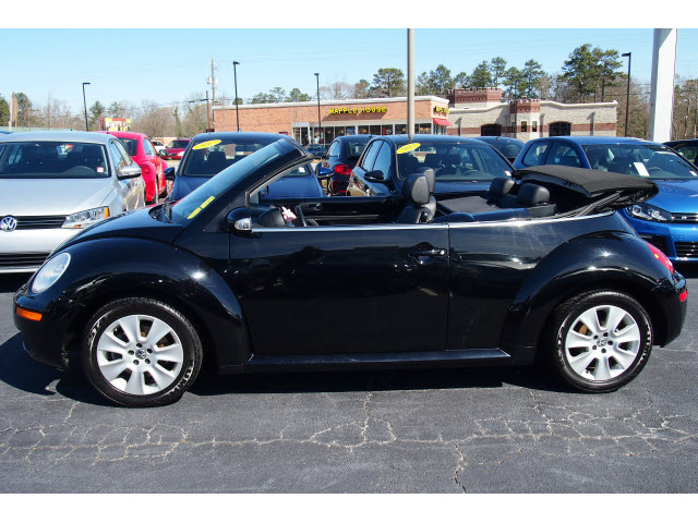 Volkswagen New Beetle 2010 photo 2