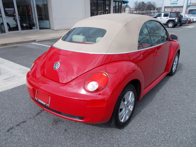 Volkswagen New Beetle 2010 photo 4