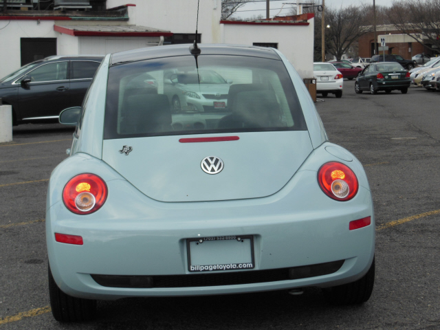 Volkswagen New Beetle 2010 photo 3