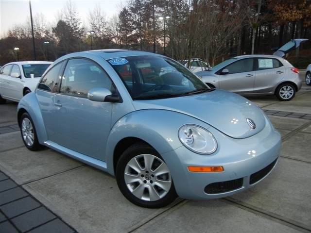 Volkswagen New Beetle 2010 photo 5
