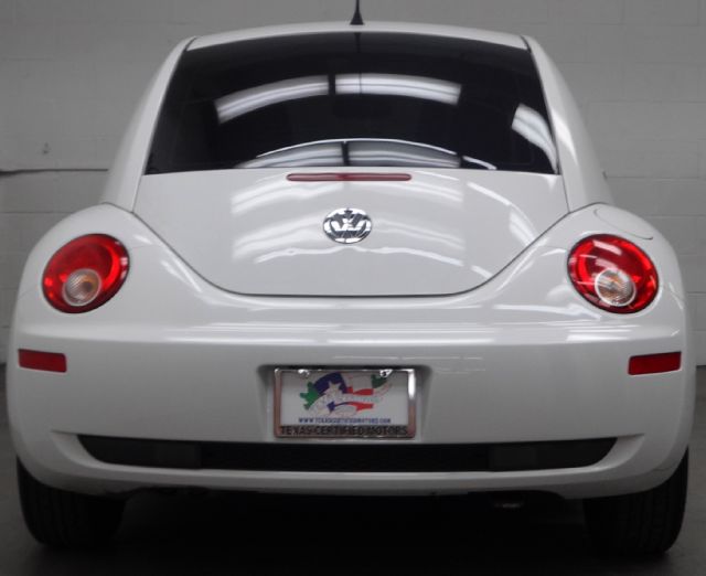 Volkswagen New Beetle 2010 photo 3