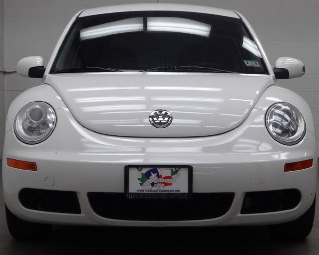 Volkswagen New Beetle 2010 photo 4