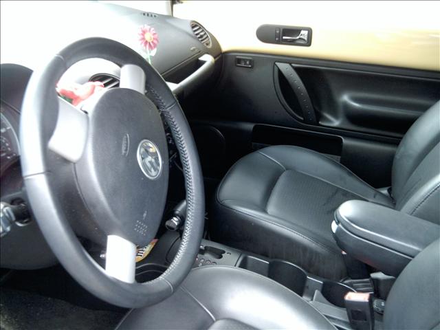 Volkswagen New Beetle 2010 photo 5