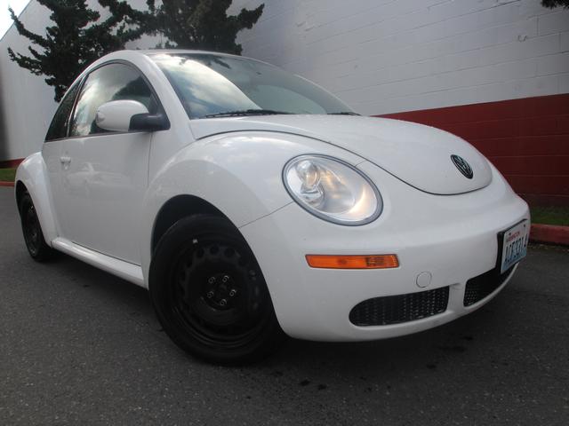 Volkswagen New Beetle 2010 photo 2