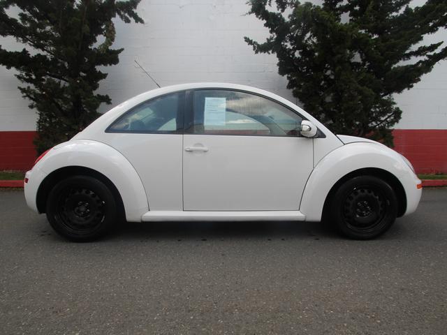 Volkswagen New Beetle 2010 photo 5