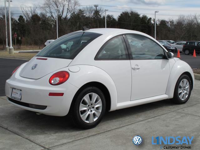 Volkswagen New Beetle 2010 photo 5