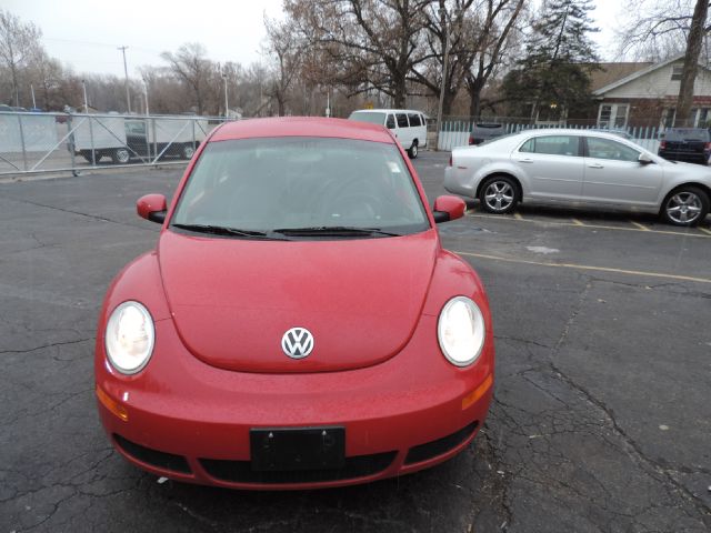 Volkswagen New Beetle Reg Cab 135.5 WB 4WD DRW Hatchback