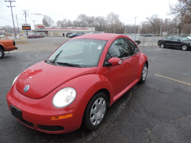 Volkswagen New Beetle 2010 photo 1