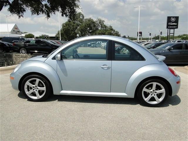 Volkswagen New Beetle 2010 photo 4