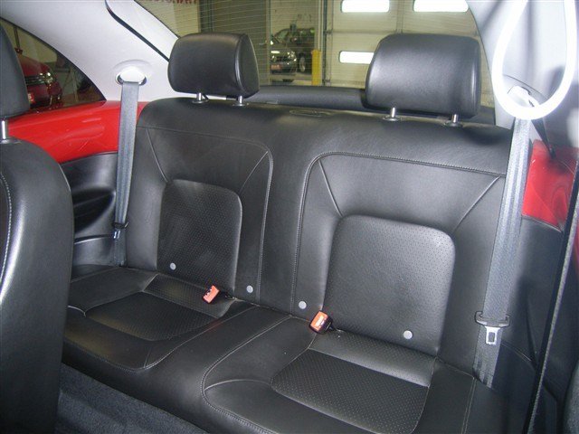 Volkswagen New Beetle 2010 photo 1