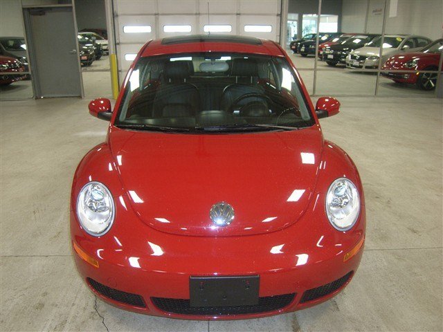 Volkswagen New Beetle 2010 photo 5