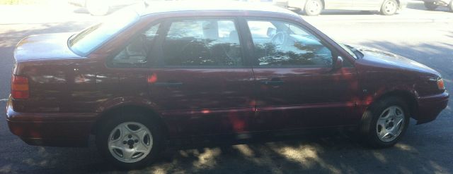 Volkswagen Passat SE Crew Cab 4WD FFV Sedan