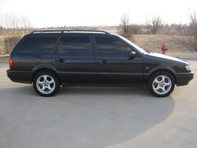 Volkswagen Passat 1997 photo 1