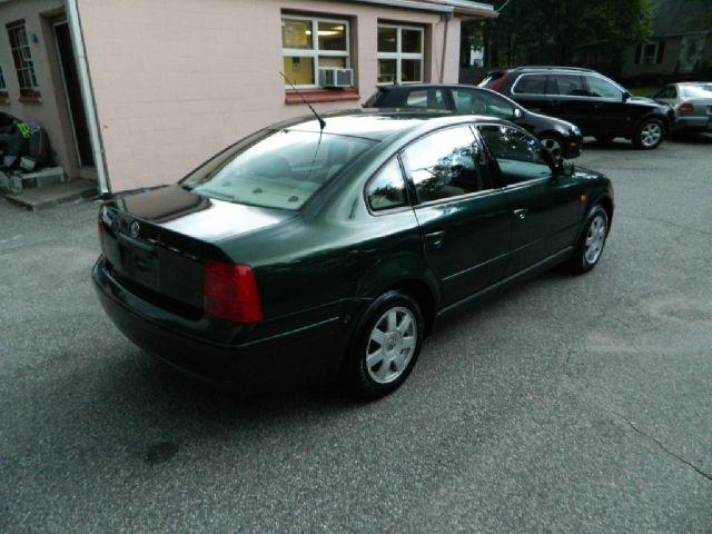 Volkswagen Passat 1998 photo 1