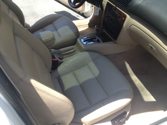 Volkswagen Passat SE Crew Cab 4WD FFV Sedan