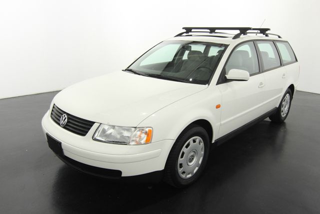 Volkswagen Passat 1999 photo 1