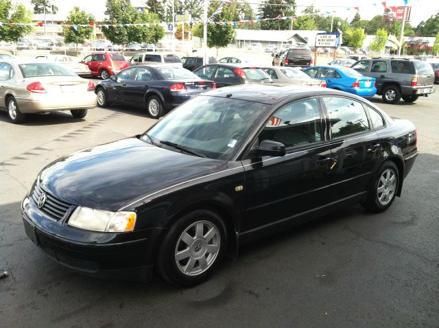 Volkswagen Passat SE Crew Cab 4WD FFV Sedan