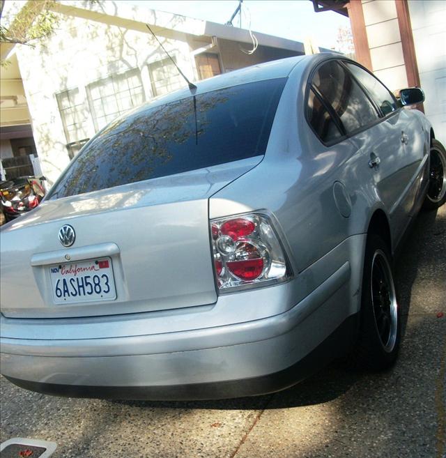 Volkswagen Passat 1999 photo 2