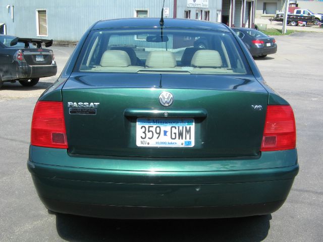 Volkswagen Passat SE Crew Cab 4WD FFV Sedan