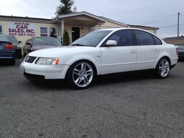 Volkswagen Passat 1999 photo 1