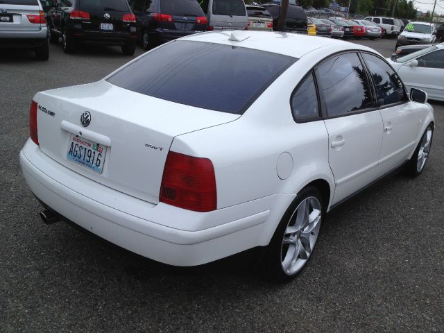 Volkswagen Passat 1999 photo 2