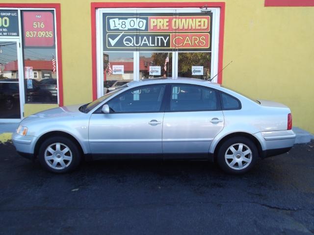 Volkswagen Passat 2000 photo 1