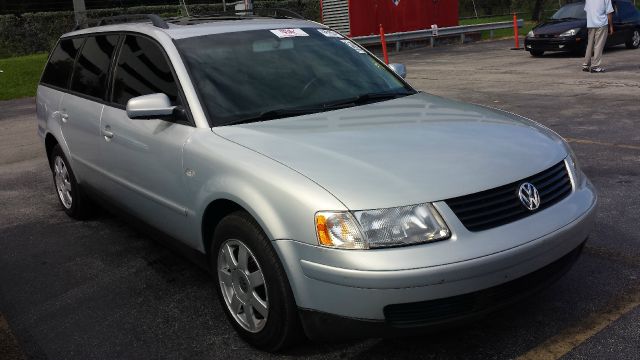 Volkswagen Passat 2000 photo 2