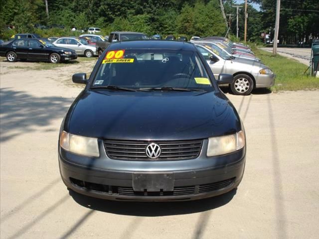 Volkswagen Passat 2000 photo 2