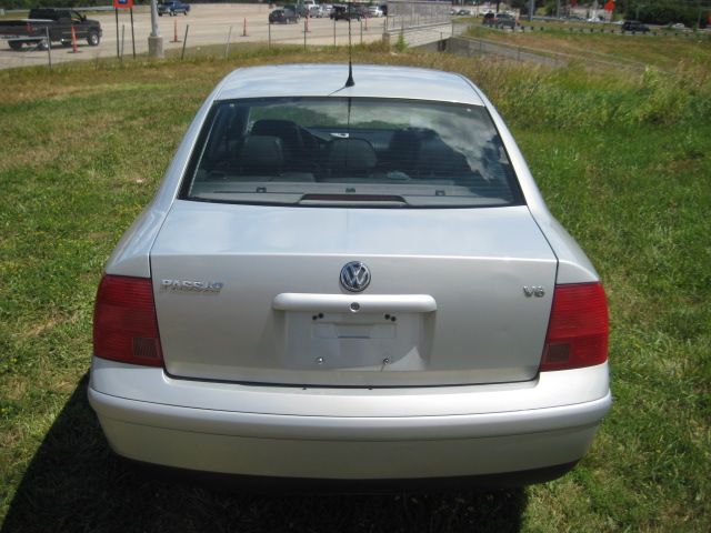 Volkswagen Passat SE Crew Cab 4WD FFV Sedan