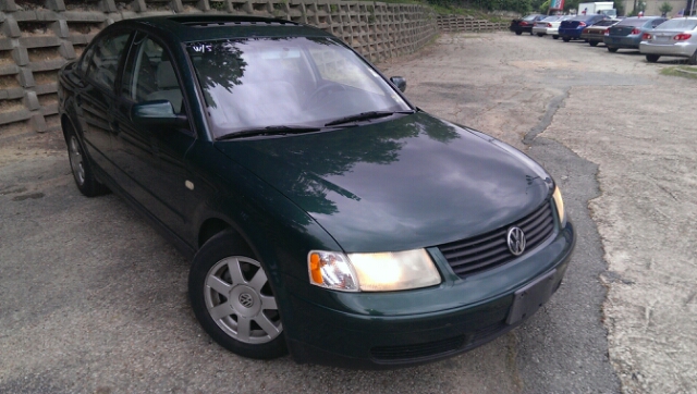 Volkswagen Passat 2000 photo 8