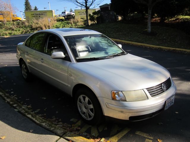 Volkswagen Passat 2000 photo 2