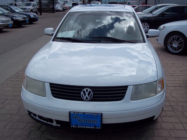 Volkswagen Passat SE Crew Cab 4WD FFV Sedan