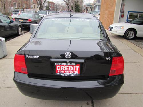 Volkswagen Passat 2000 photo 1