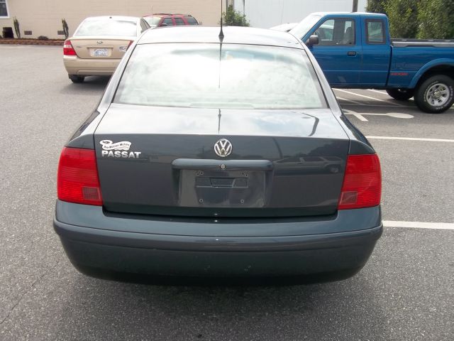 Volkswagen Passat 2000 photo 4