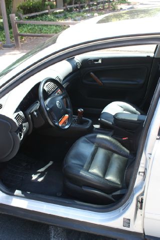 Volkswagen Passat 2000 photo 10
