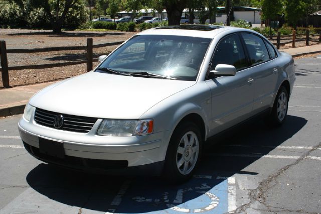 Volkswagen Passat 2000 photo 13