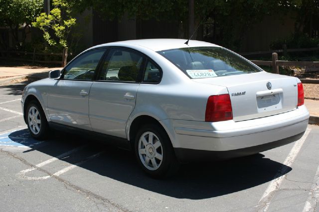 Volkswagen Passat 2000 photo 16