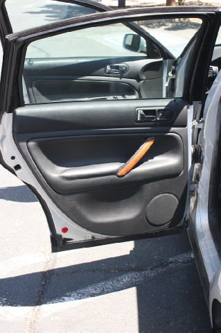 Volkswagen Passat 2000 photo 6