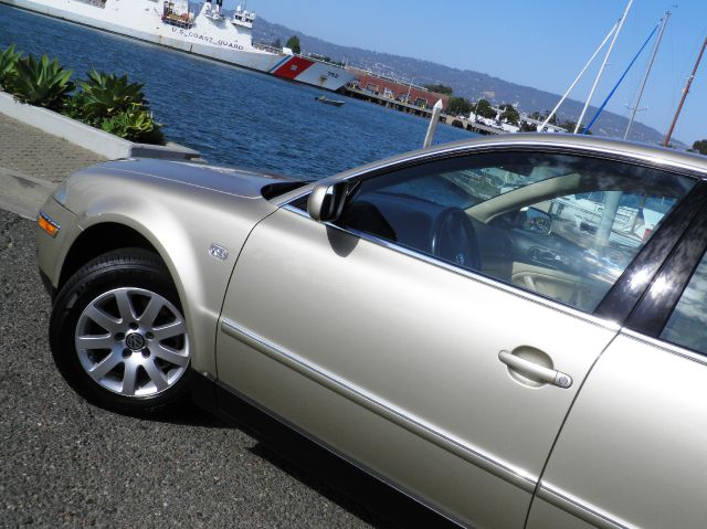 Volkswagen Passat 2001 photo 1