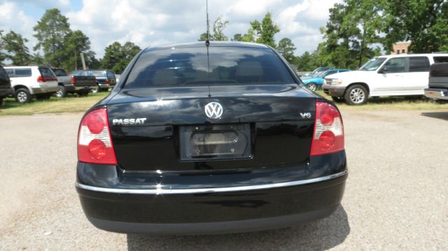 Volkswagen Passat 2001 photo 1