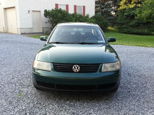 Volkswagen Passat 2001 photo 2
