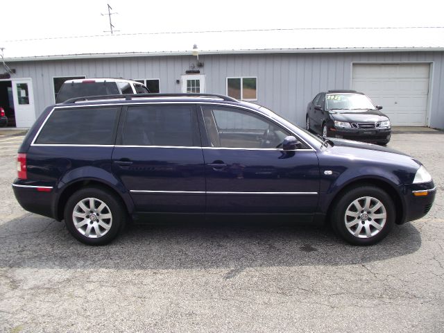 Volkswagen Passat FWD 4dr Sport Wagon