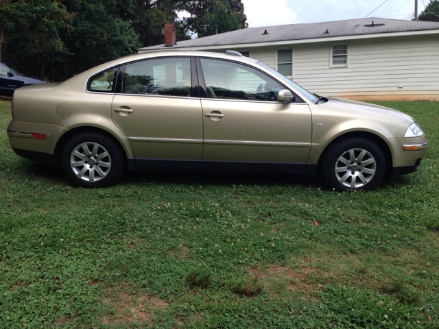 Volkswagen Passat 2001 photo 2