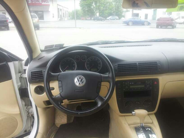 Volkswagen Passat 2001 photo 1