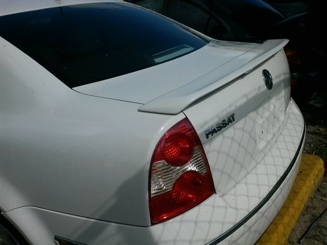 Volkswagen Passat 2001 photo 1